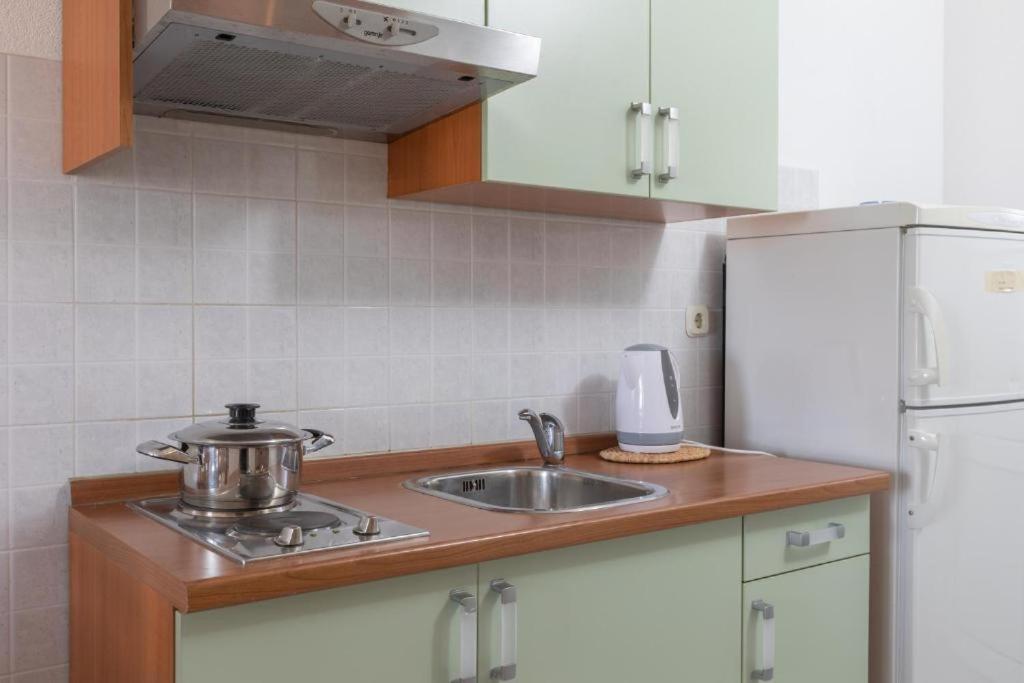 Apartmani Vela Tučepi Екстериор снимка