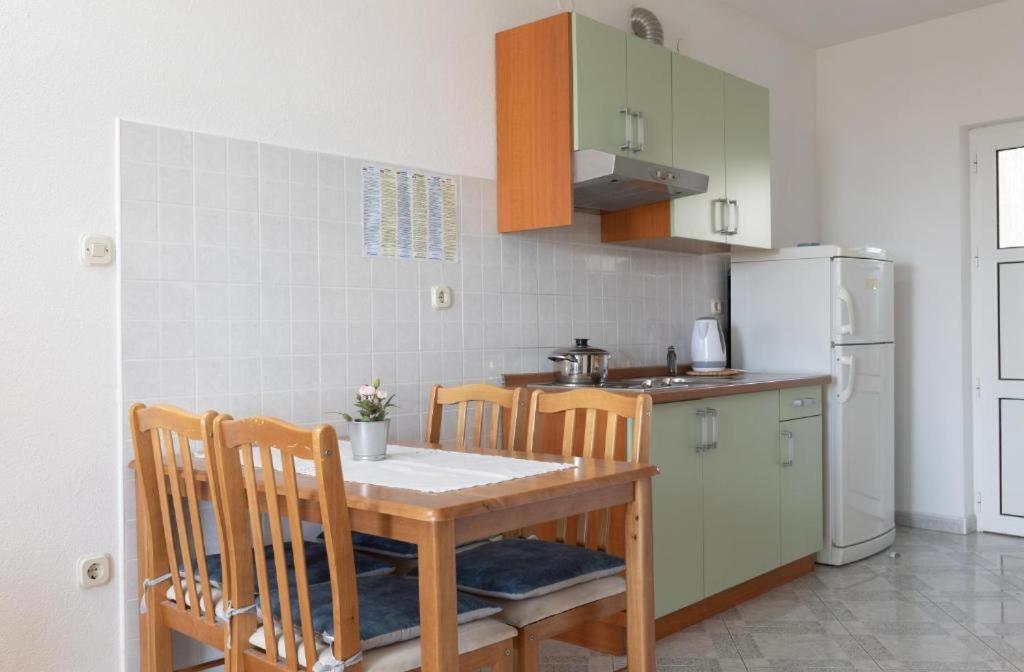 Apartmani Vela Tučepi Екстериор снимка